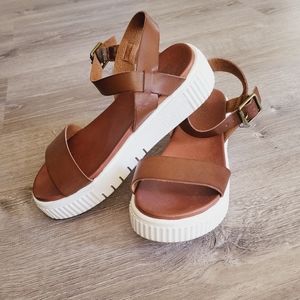  Mia Womens Buckle Ankle Platform Brown leader. Size 7